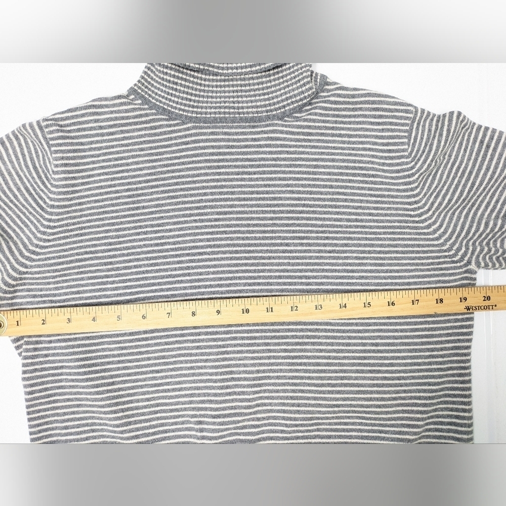 LL Bean women's stripe turtle neck cashmere sweater size M - Picture 5 of 9